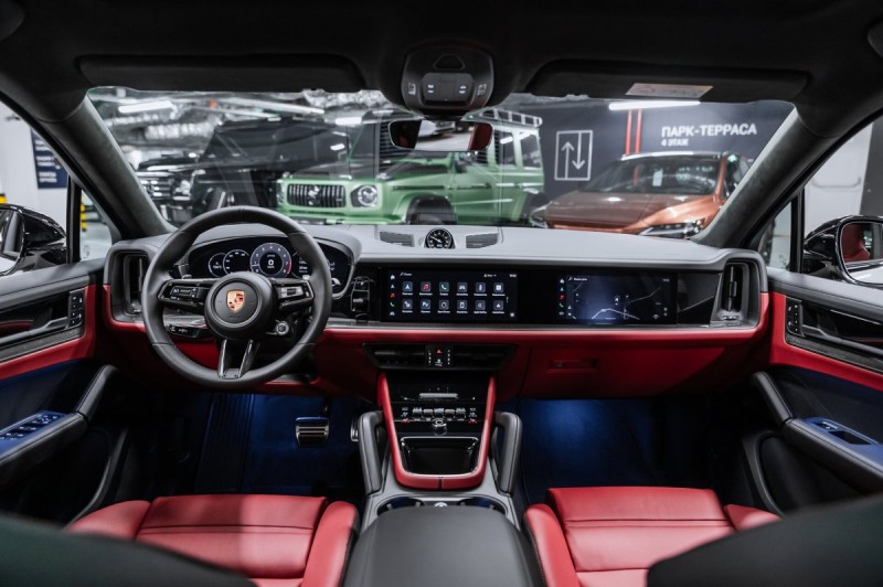2025 Porsche Cayenne GTS Coupé