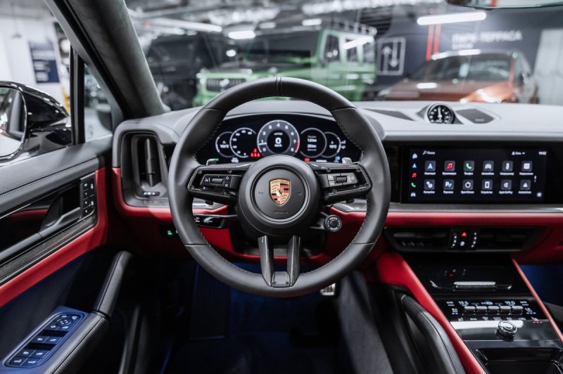 2025 Porsche Cayenne GTS Coupé
