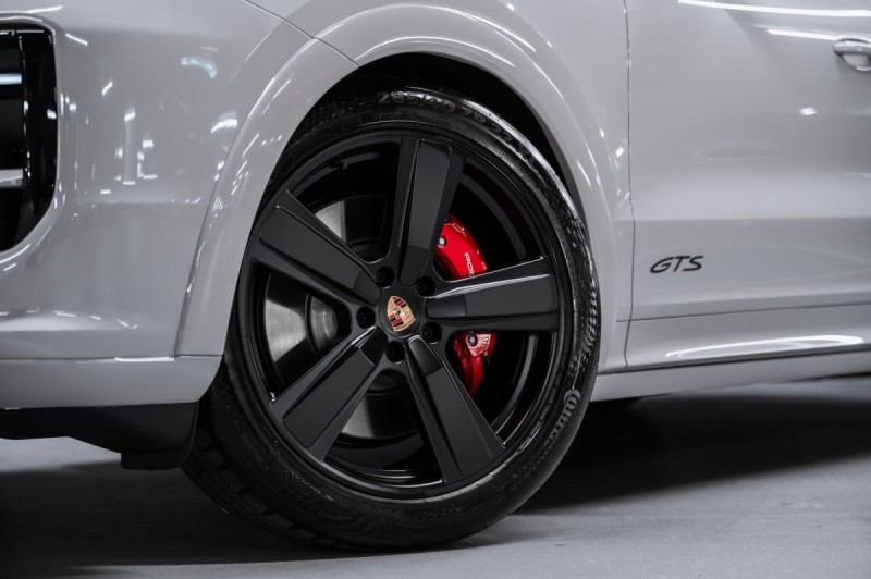 2025 Porsche Cayenne GTS Coupé