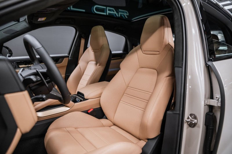 2026 Porsche Cayenne Coupé