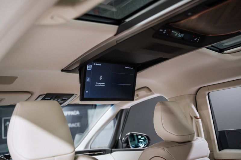 Lexus LM Business+ - 2026