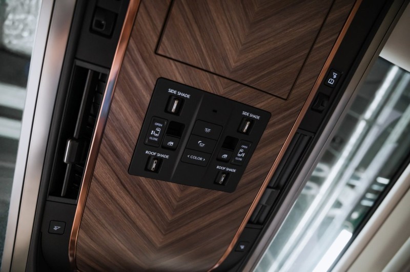 Lexus LM Business+ - 2026