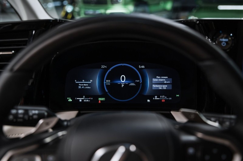 Lexus LM Business+ - 2026