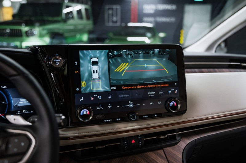 Lexus LM Business+ - 2026