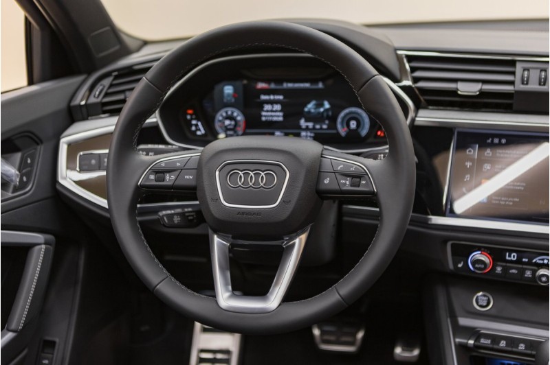 Audi Q3 45 TFSI Fashionable dynamic - 2026