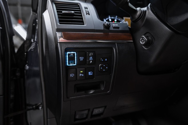 Toyota Land Cruiser Executive Lounge - 2020