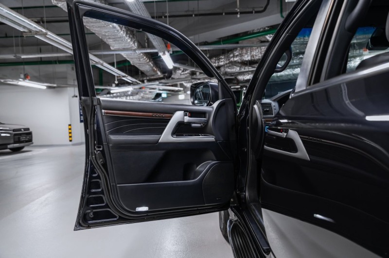 Toyota Land Cruiser Executive Lounge - 2020