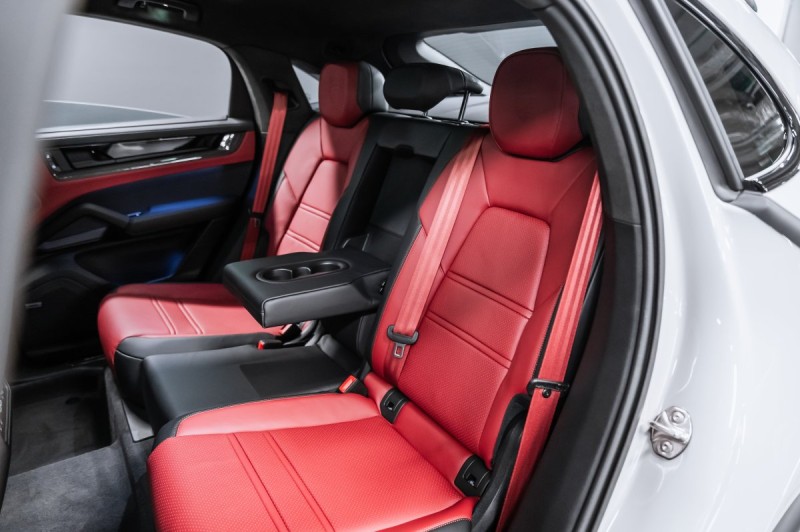 Porsche Cayenne Coupe GTS III рестайлинг — 2025