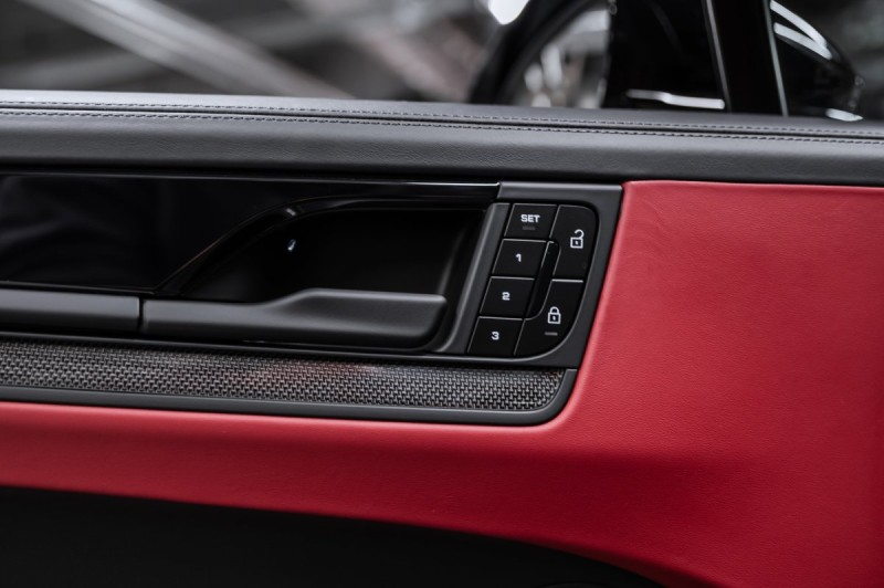 Porsche Cayenne Coupe GTS III рестайлинг — 2025