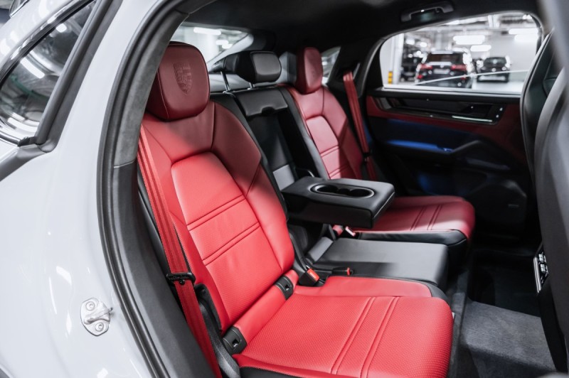 Porsche Cayenne Coupe GTS III рестайлинг — 2025