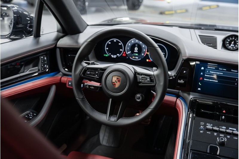 Porsche Panamera 4 972 — 2025