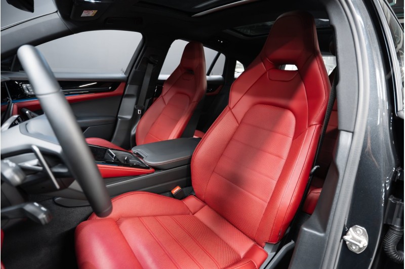 Porsche Panamera 4 972 — 2025