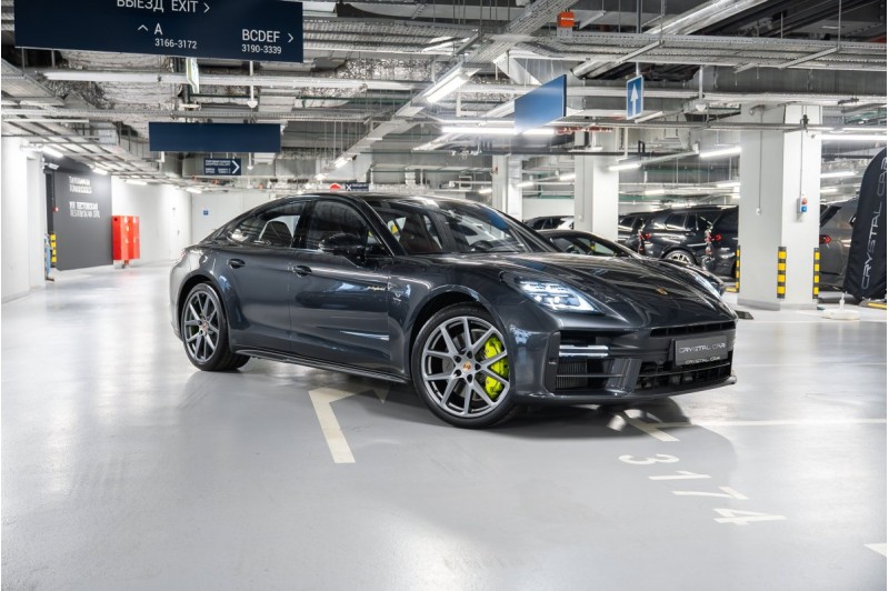 Porsche Panamera 4 972 — 2025