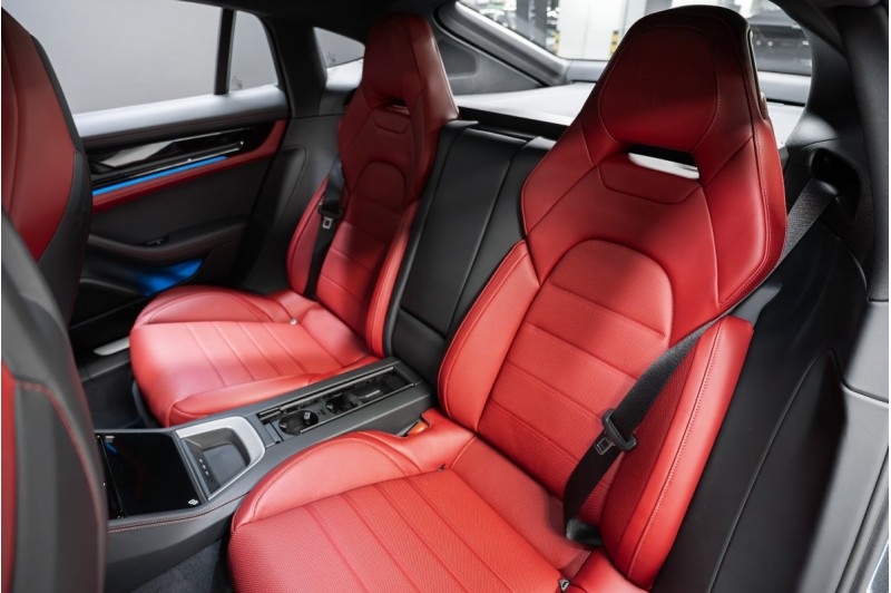 Porsche Panamera 4 972 — 2025