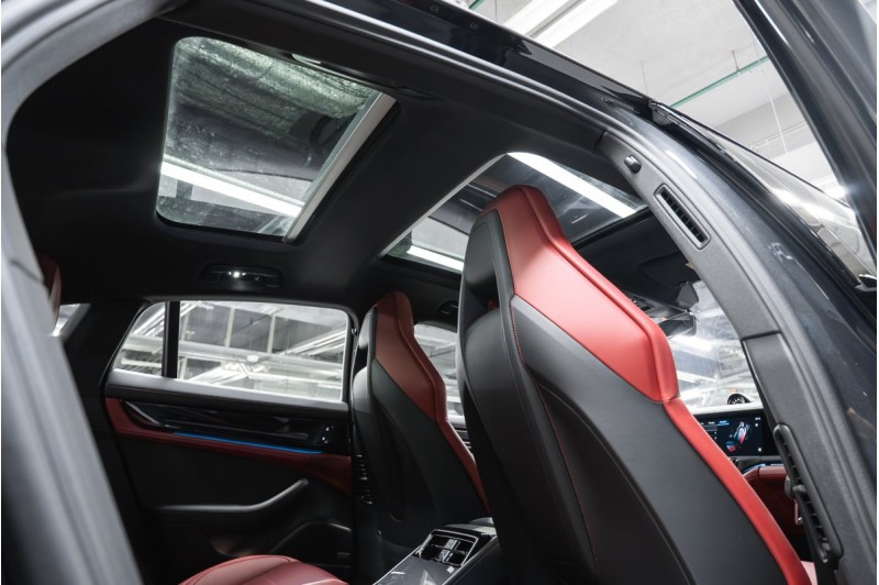 Porsche Panamera 4 972 — 2025