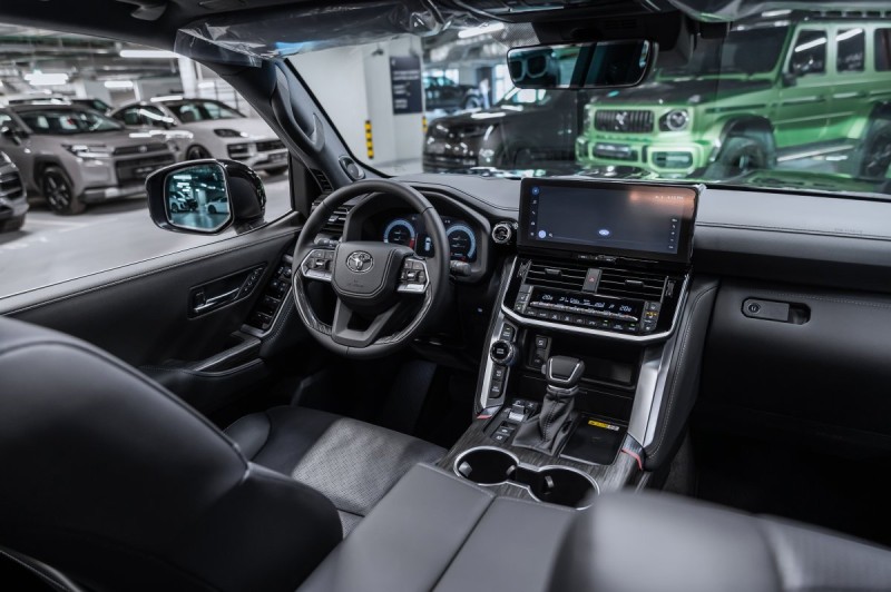 Toyota Land Cruiser Premium - 2026