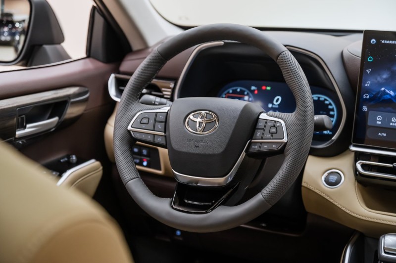 Toyota Highlander Supreme - 2026