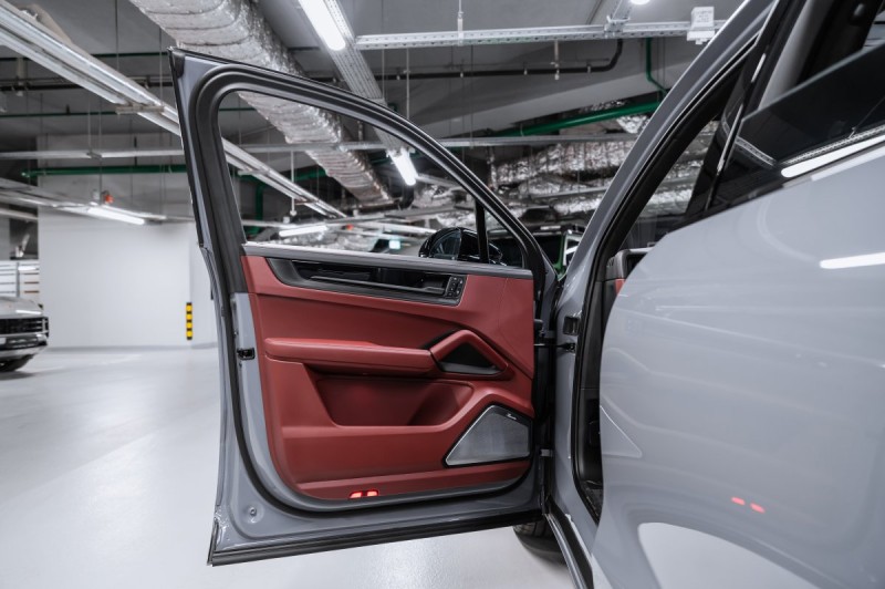 Porsche Cayenne - 2026