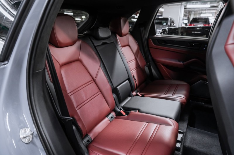 Porsche Cayenne - 2026