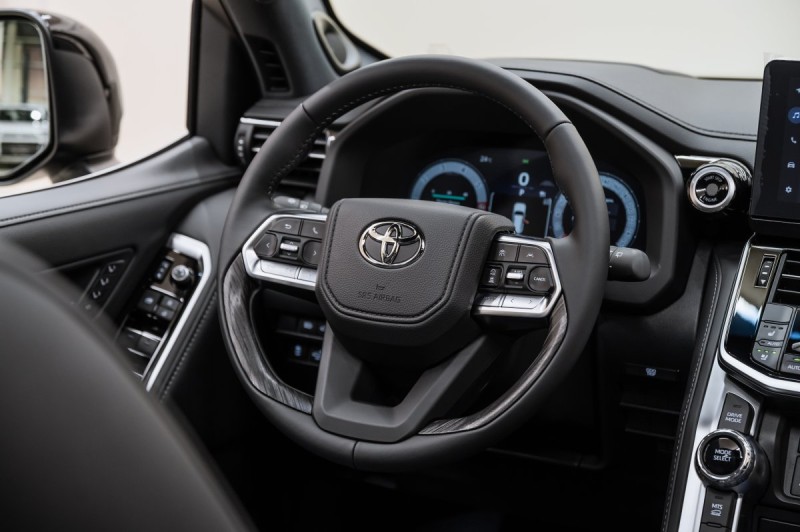 Toyota Land Cruiser Premium - 2026