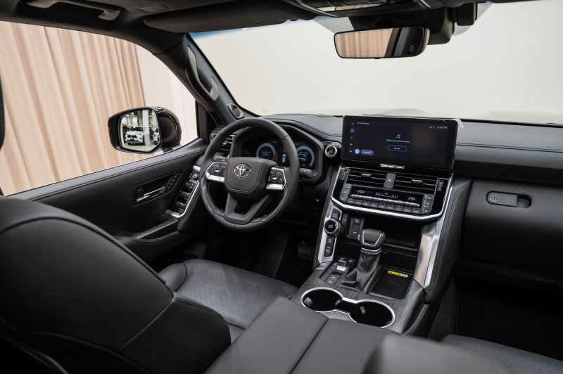 Toyota Land Cruiser Premium - 2026