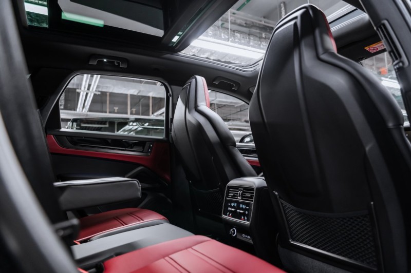 Porsche Cayenne - 2026
