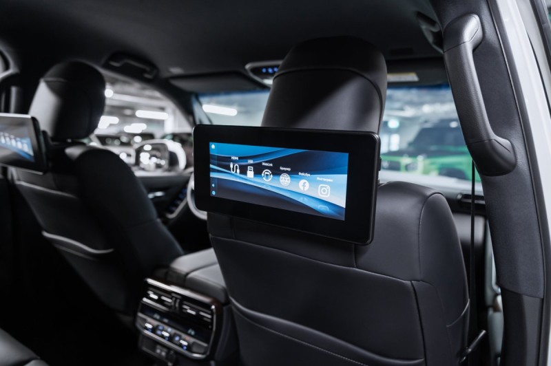 Toyota Land Cruiser 300 — 2024