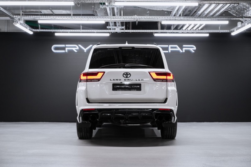 Toyota Land Cruiser 300 — 2024
