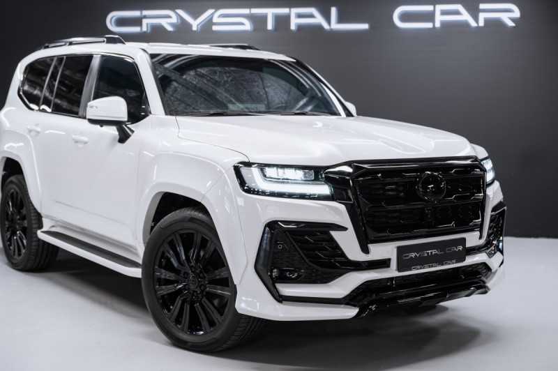 Toyota Land Cruiser 300 — 2024