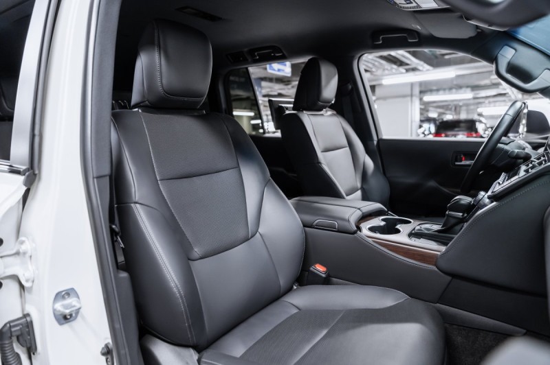 Toyota Land Cruiser 300 — 2024