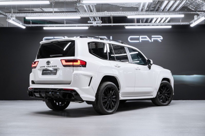 Toyota Land Cruiser 300 — 2024