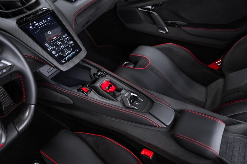 Lamborghini Revuelto I — 2025
