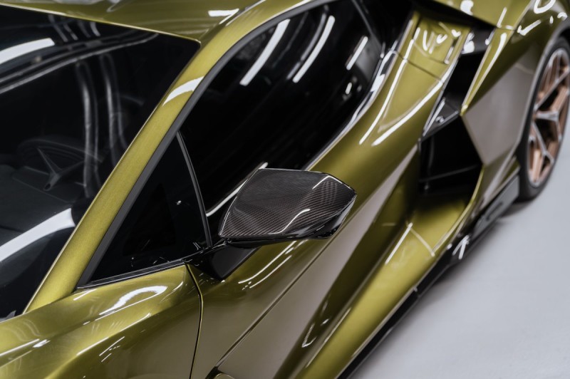 Lamborghini Revuelto I — 2025