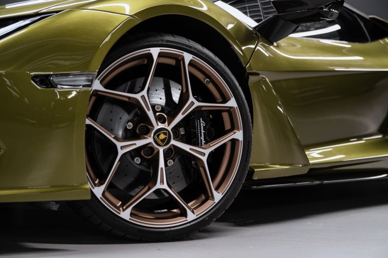 Lamborghini Revuelto I — 2025