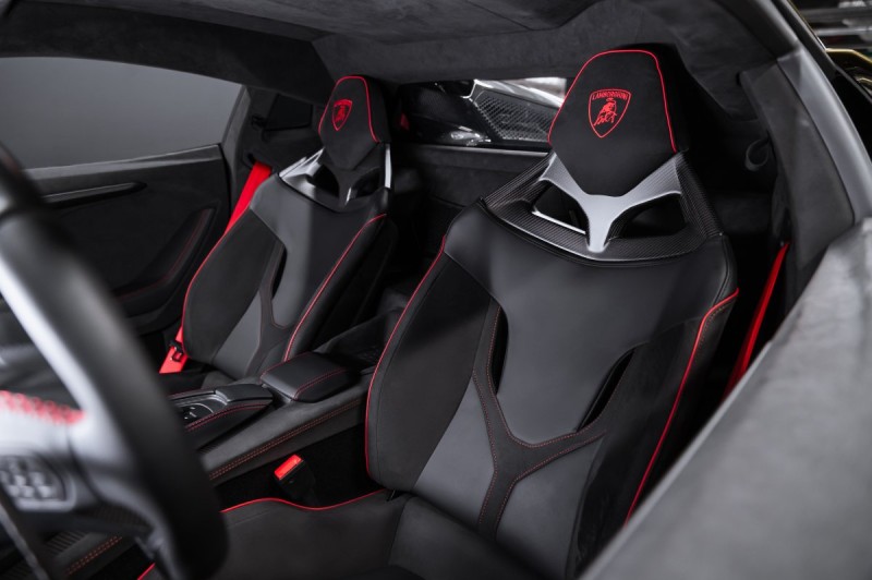 Lamborghini Revuelto I — 2025