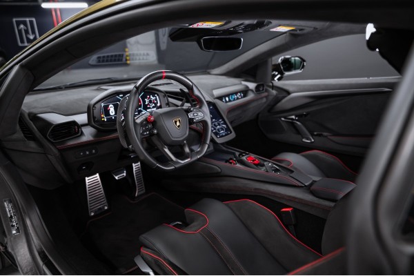 Lamborghini Revuelto I (2023—2026) Базовая - 2025