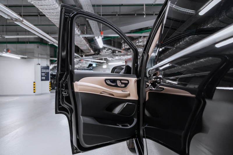 Mercedes-Benz V-класс 300dL - 2026