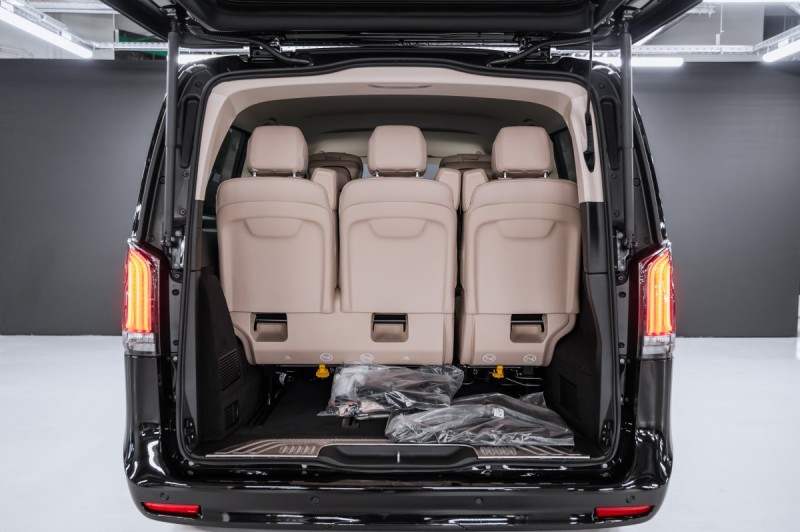 Mercedes-Benz V-класс 300dL - 2026