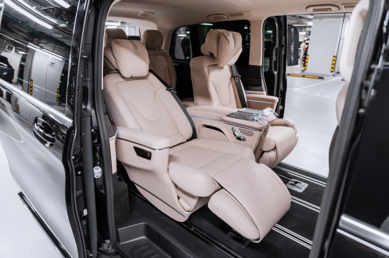 Mercedes-Benz V-класс 300dL - 2026