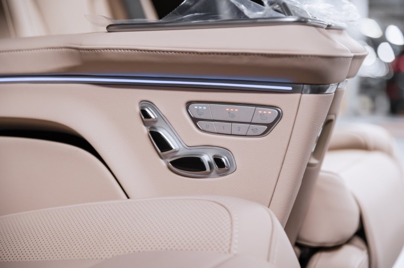 Mercedes-Benz V-класс 300dL - 2026