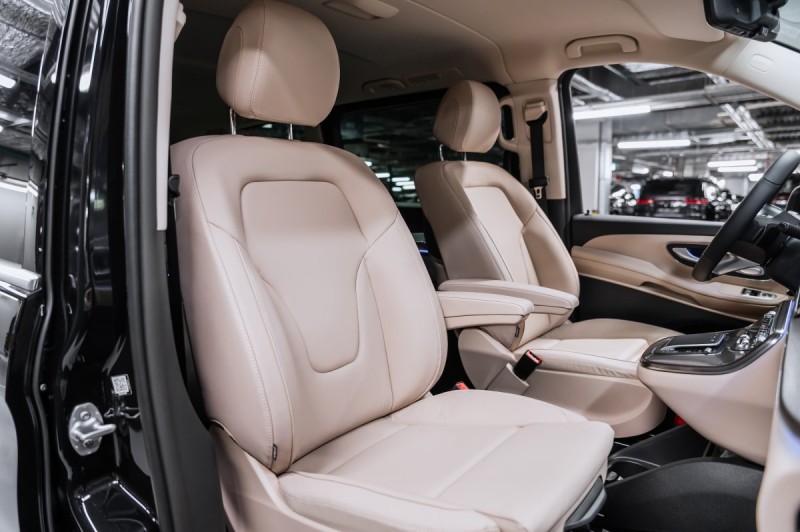 Mercedes-Benz V-класс 300dL - 2026