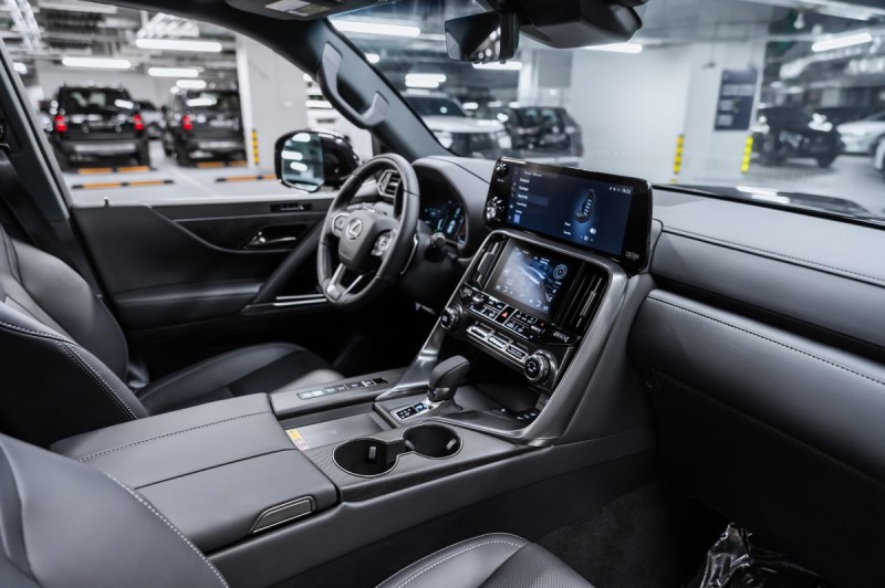 Lexus LX 700h - 2025