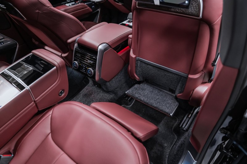 Land Rover Range Rover V — 2026