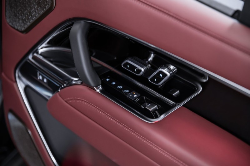 Land Rover Range Rover V — 2026