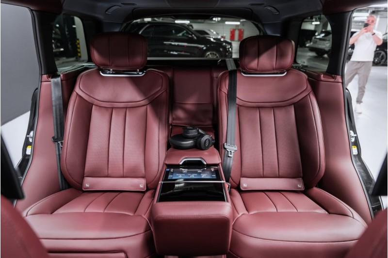 Land Rover Range Rover V — 2026