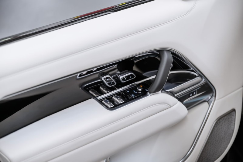 Land Rover Range Rover V — 2026