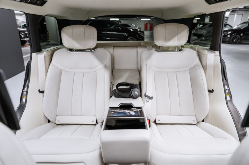 Land Rover Range Rover V — 2026