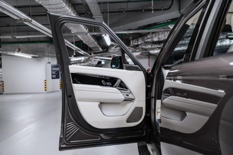 Land Rover Range Rover V — 2026
