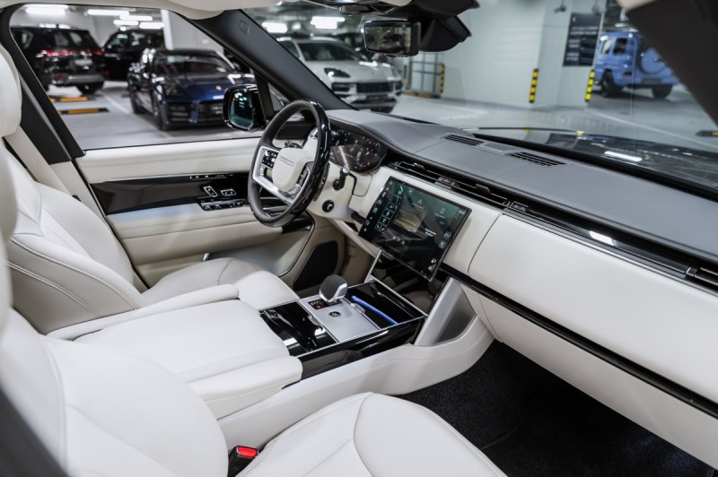 Land Rover Range Rover V — 2026