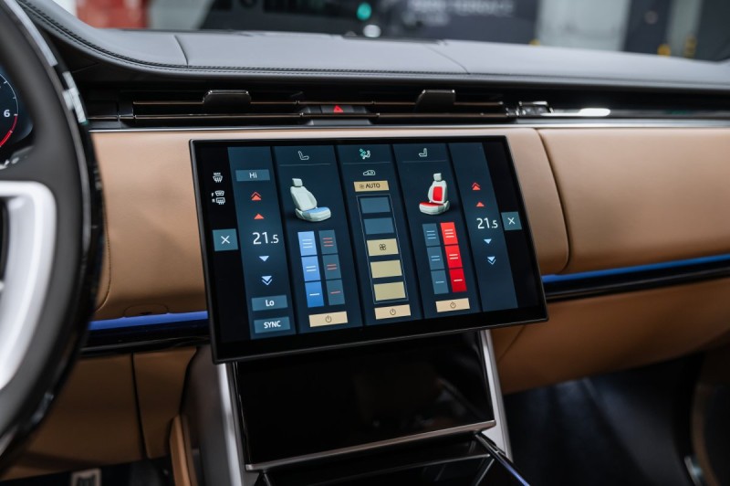 Land Rover Range Rover V — 2026